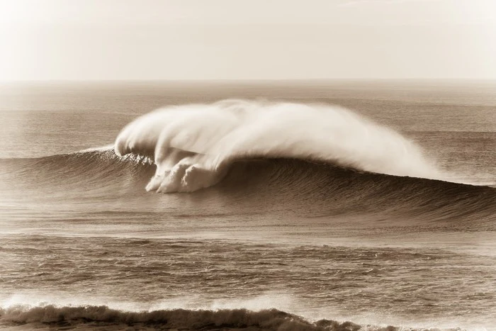 Crashing waves