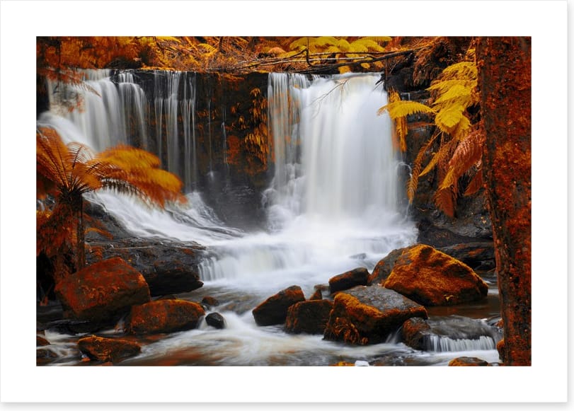 Horseshoe Falls in autumn - Image 2