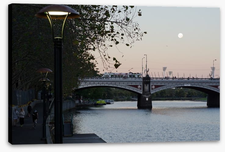 Melbourne moonrise - Image 2