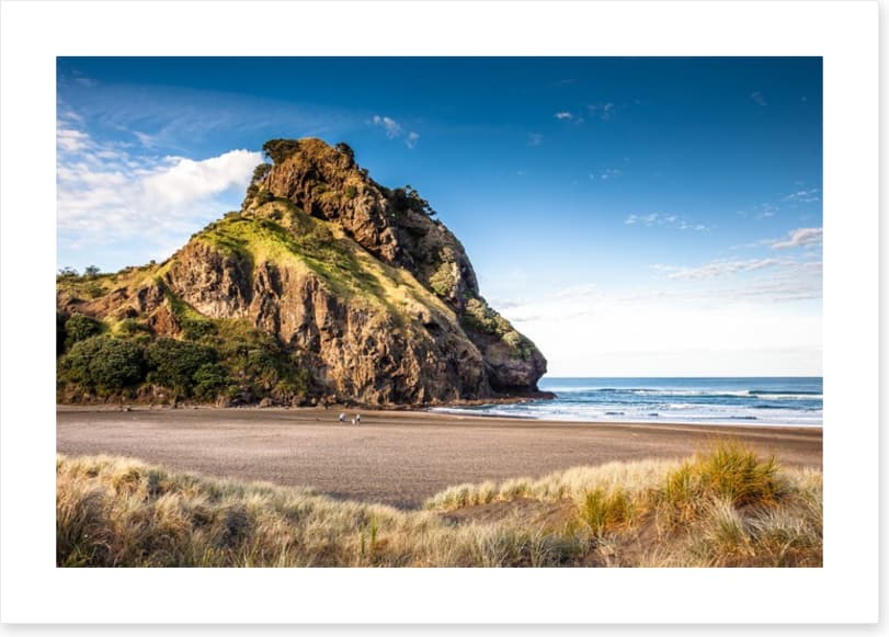Piha Beach peace - Image 2