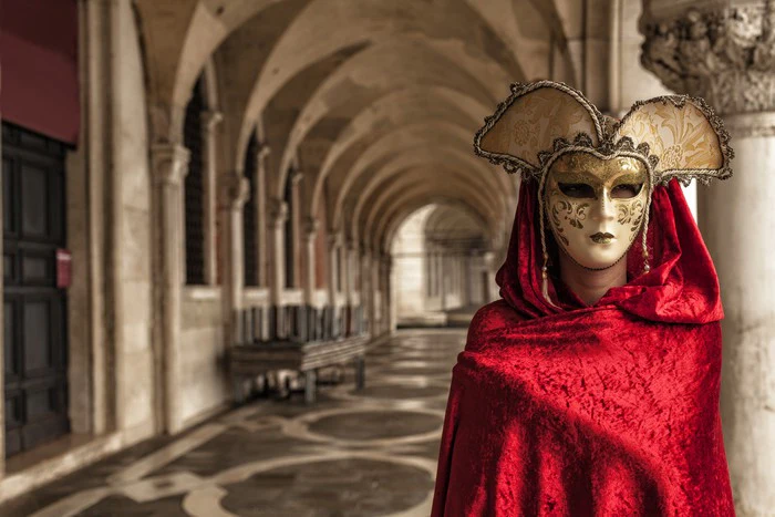 Scarlet masquerade