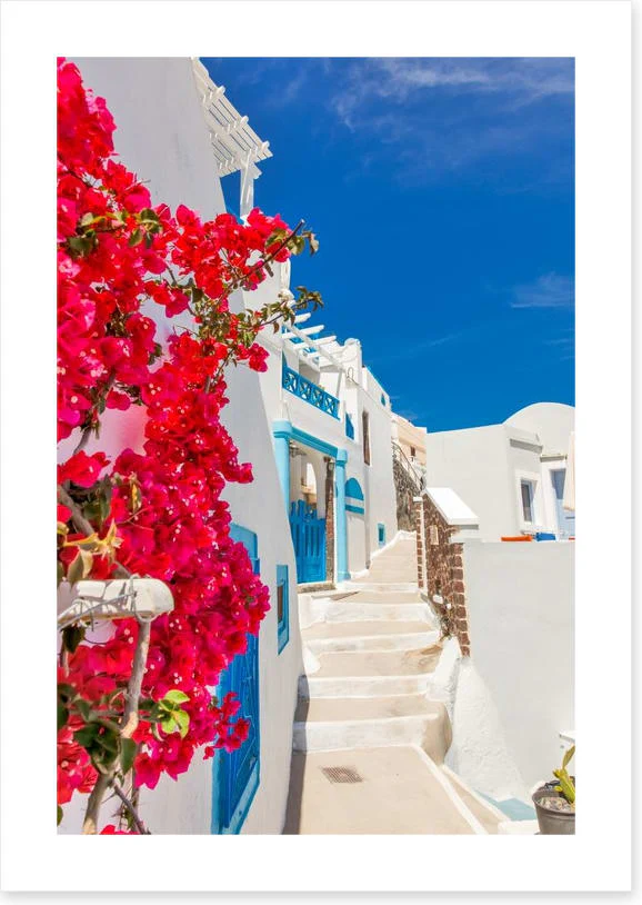 The alleys of Santorini, Greece - Image 2