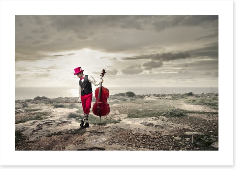 The red cellist - Image 2